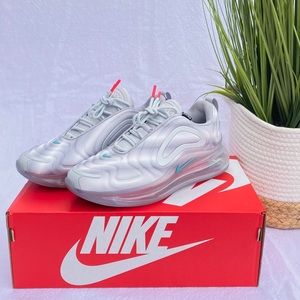 ⭐️ BRAND NEW Air Max 720 ⭐️
